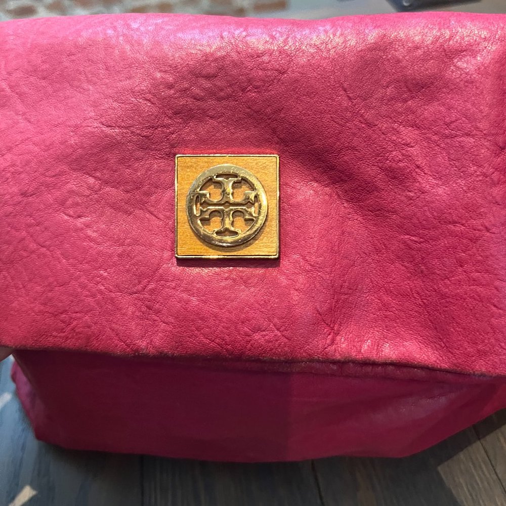 Tory Burch Pink Leather Crossbody Fold-Over Bag with Gold Logo - Picture 3 of 4